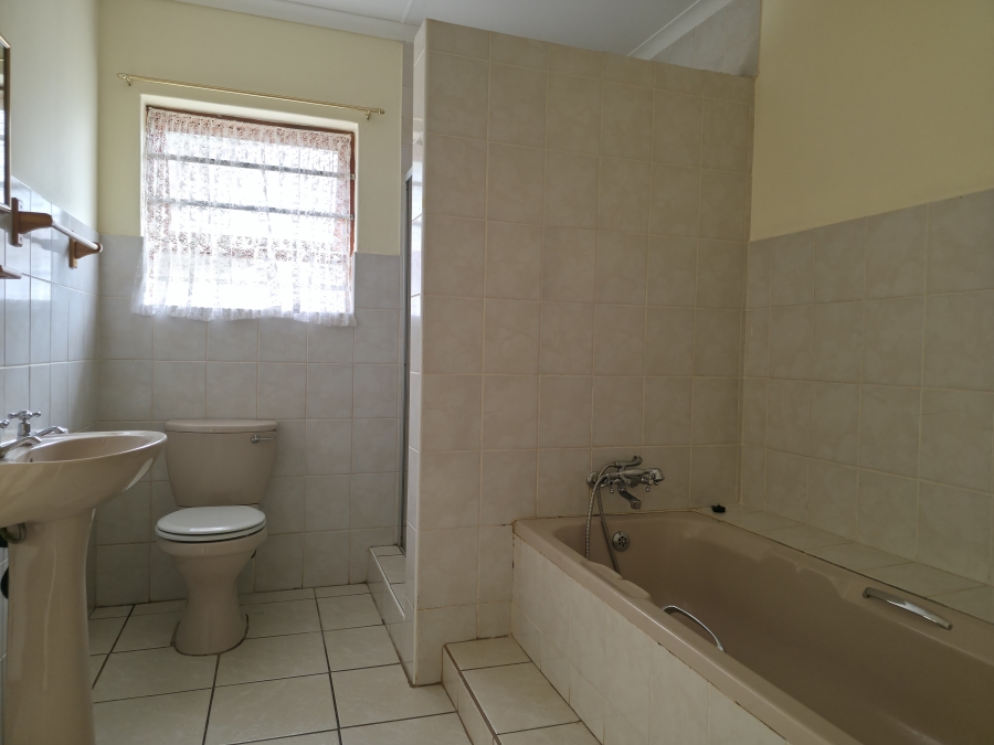 3 Bedroom Property for Sale in Wavecrest Eastern Cape